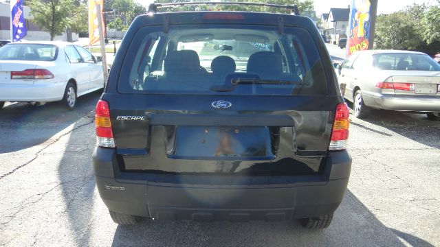 2005 Ford Escape XLS