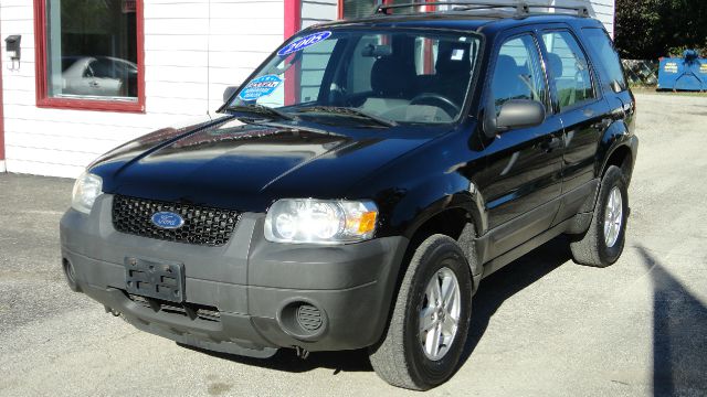 2005 Ford Escape XLS