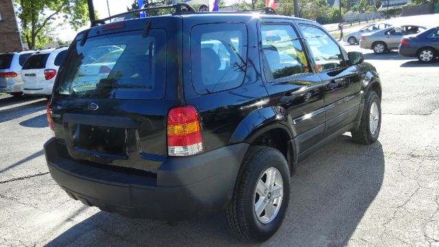 2005 Ford Escape XLS