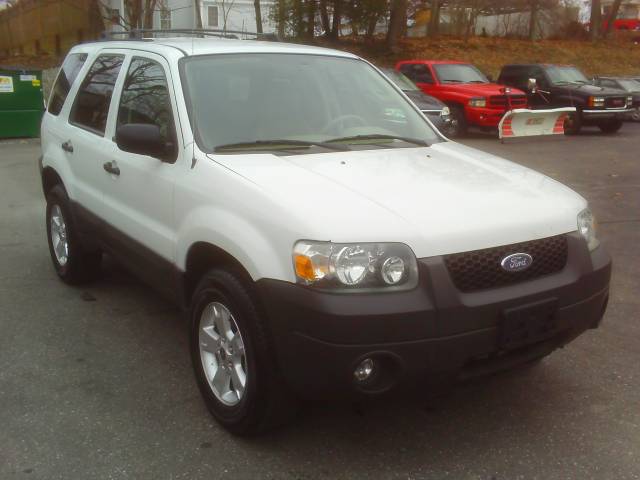 2005 Ford Escape Unknown