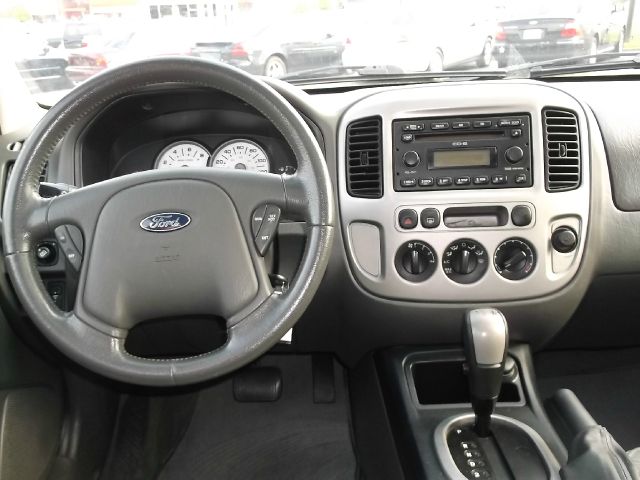 2005 Ford Escape SL 4x4 Regular Cab