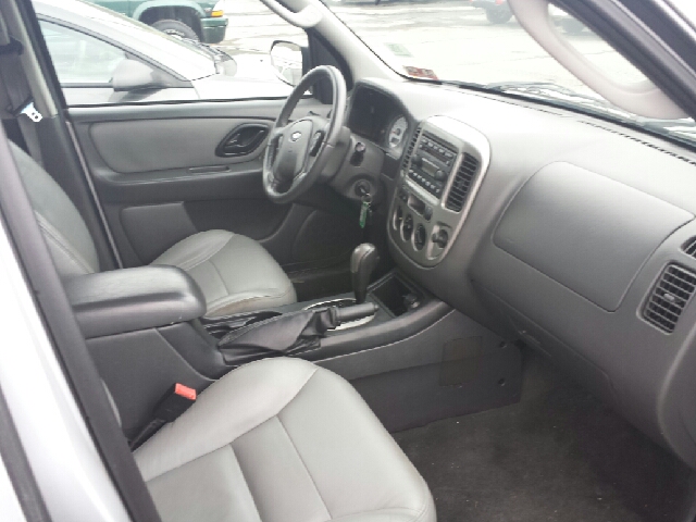 2005 Ford Escape 15