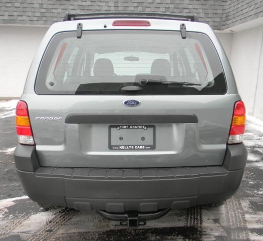 2005 Ford Escape XLS