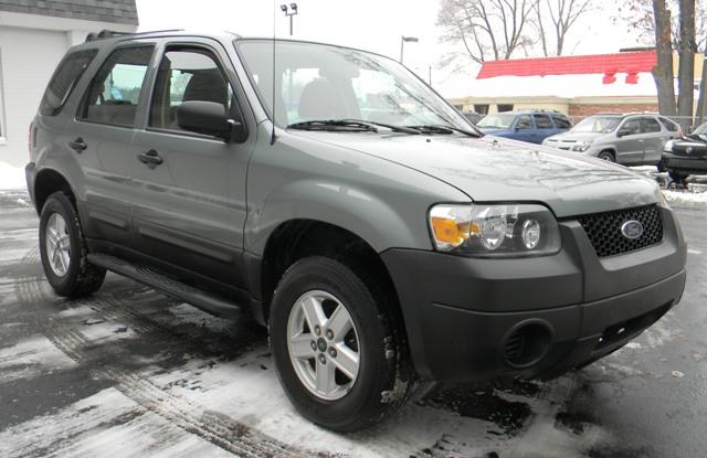 2005 Ford Escape XLS