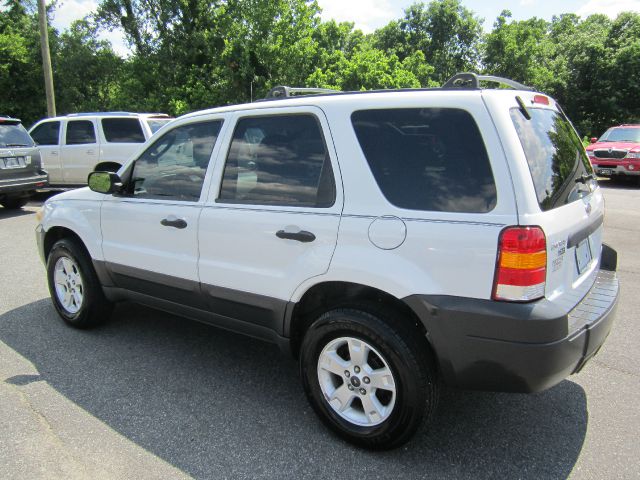 2005 Ford Escape SL 4x4 Regular Cab