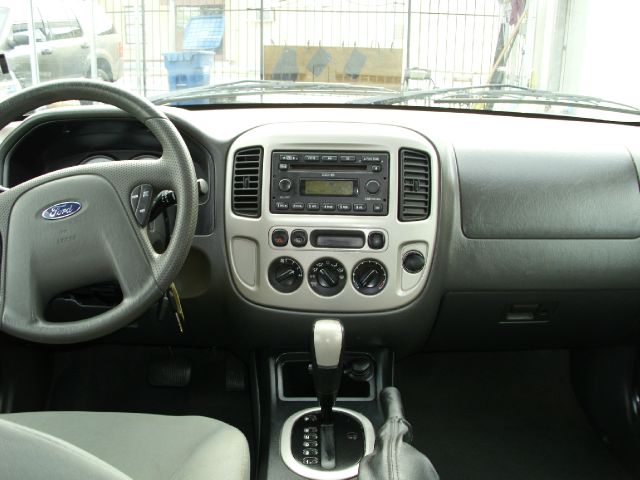 2005 Ford Escape SL 4x4 Regular Cab