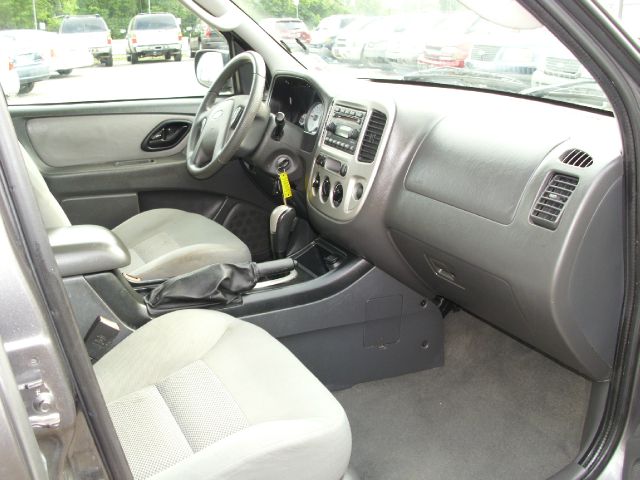 2005 Ford Escape SL 4x4 Regular Cab