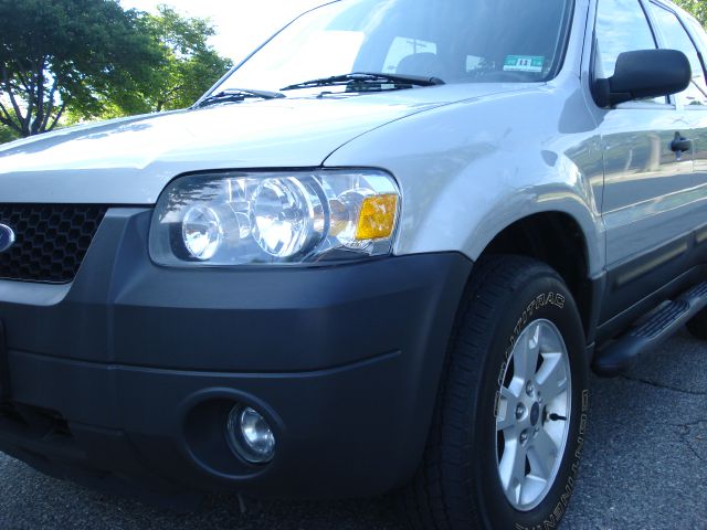 2005 Ford Escape SL 4x4 Regular Cab