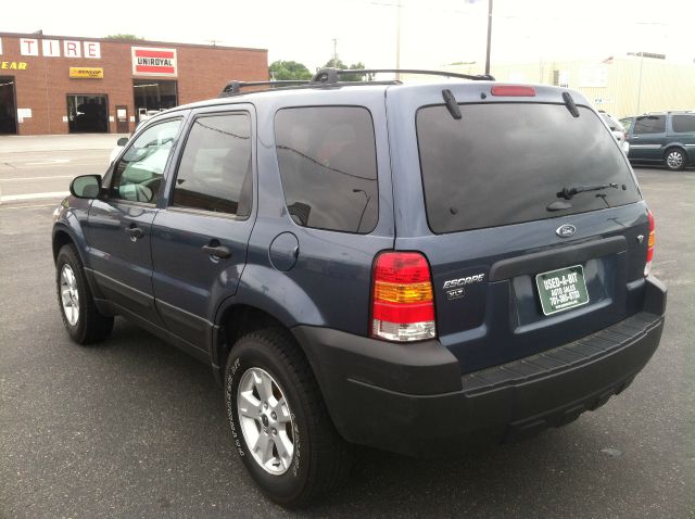 2005 Ford Escape 15