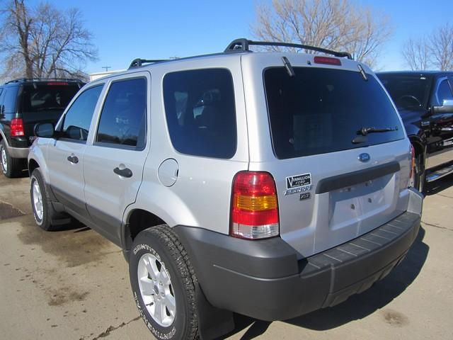 2005 Ford Escape ESi