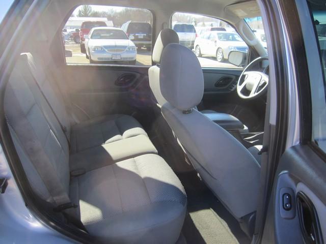 2005 Ford Escape ESi