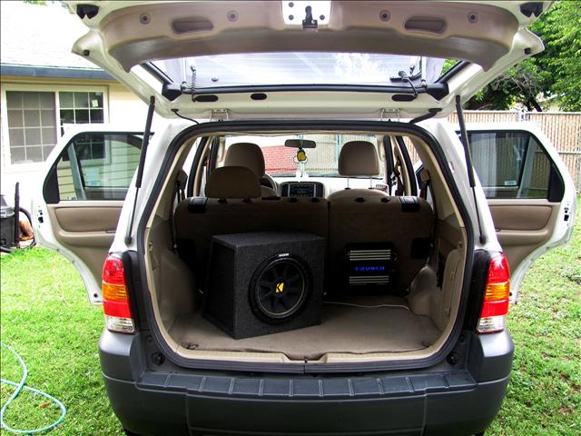 2005 Ford Escape ESi