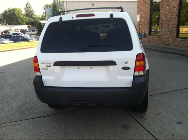 2005 Ford Escape 15