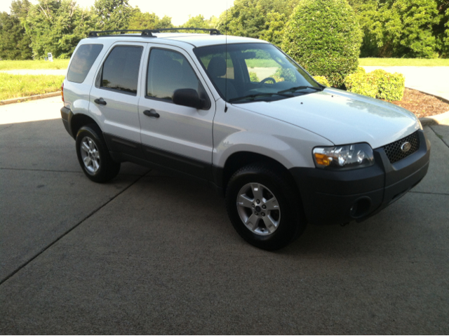 2005 Ford Escape 15