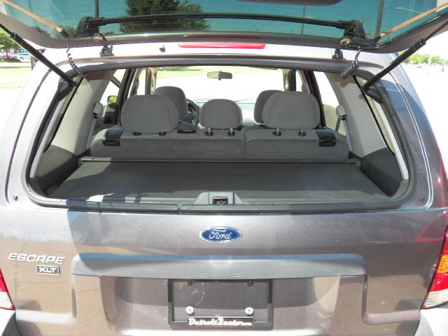 2005 Ford Escape 15