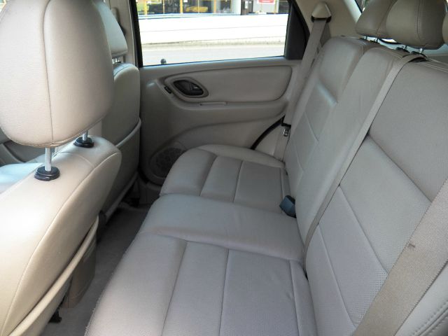 2005 Ford Escape Super