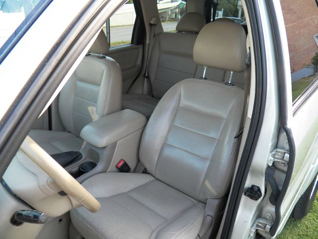 2005 Ford Escape Super