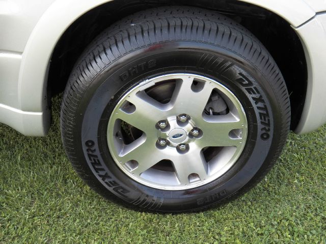 2005 Ford Escape Super