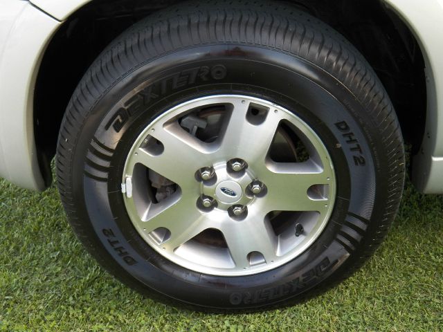 2005 Ford Escape Super