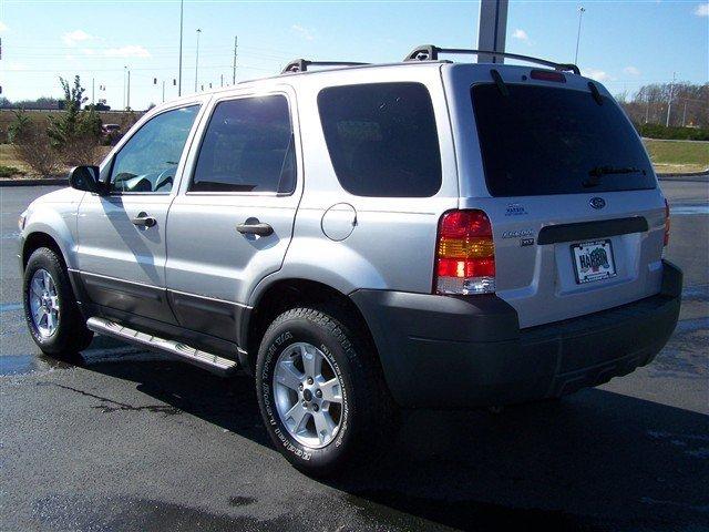 2005 Ford Escape ESi
