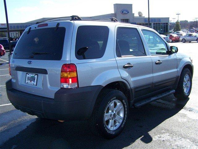 2005 Ford Escape ESi