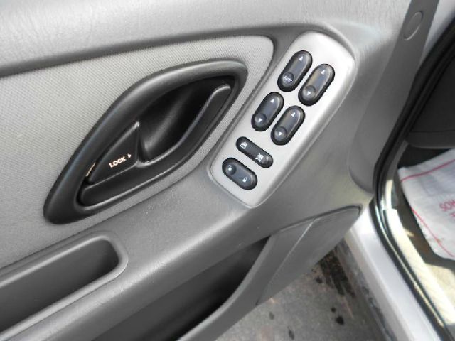 2005 Ford Escape Blackwood