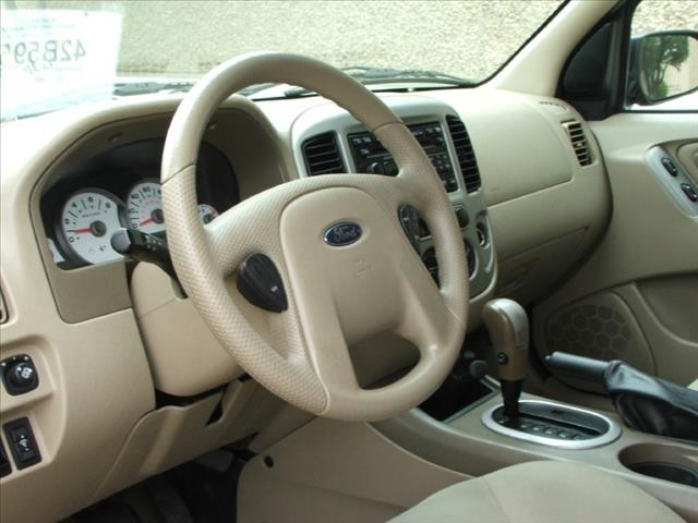 2006 Ford Escape 4dr Sdn Premier 2WD