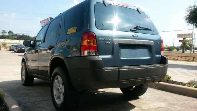 2006 Ford Escape 4dr Sdn 2.4L FWD