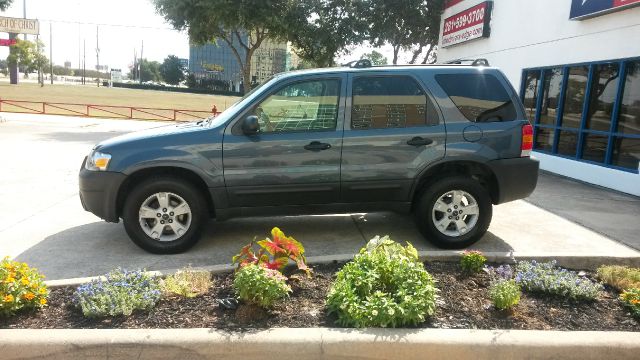 2006 Ford Escape 4dr Sdn 2.4L FWD