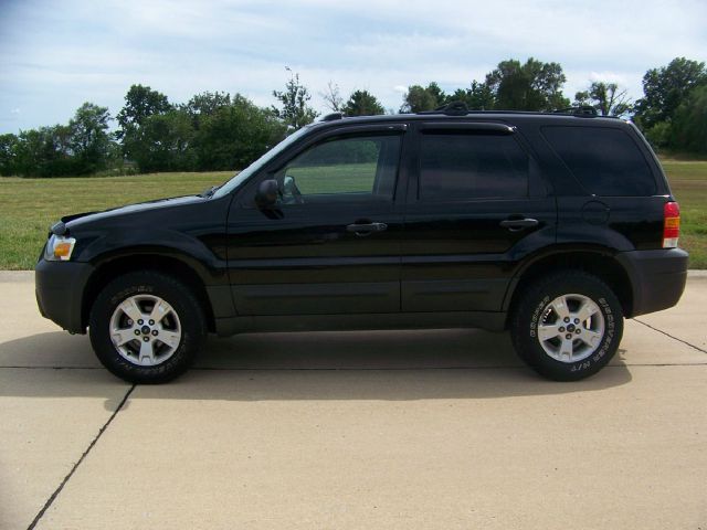 2006 Ford Escape 31 FOOT