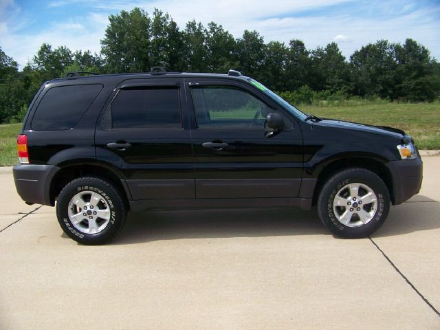 2006 Ford Escape 31 FOOT