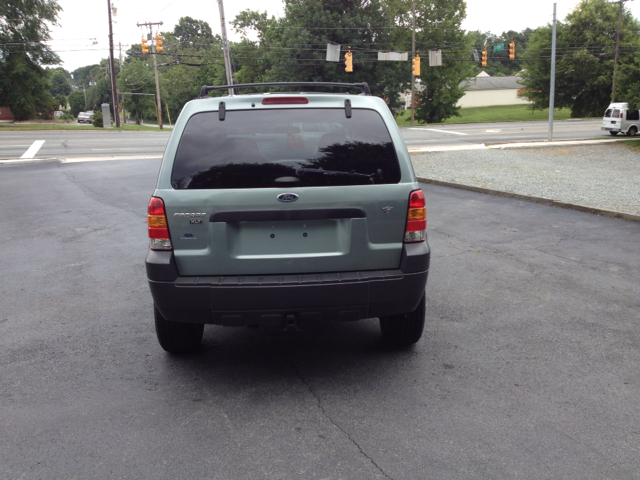 2006 Ford Escape 4dr Sdn 2.4L FWD