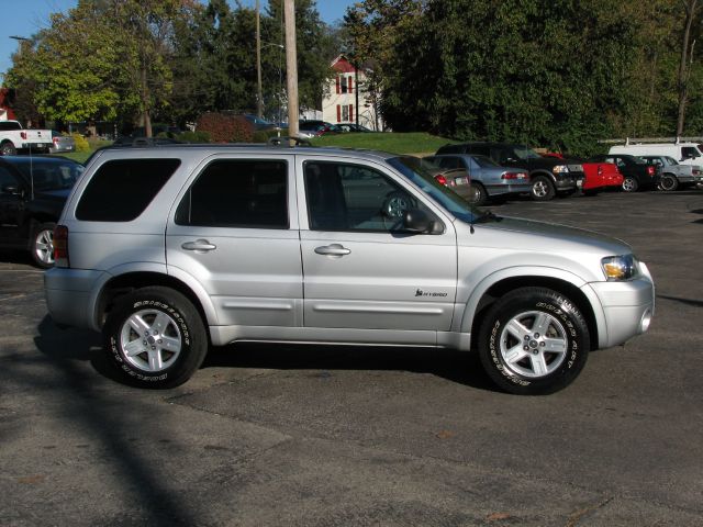 2006 Ford Escape Ram 3500 Diesel 2-WD