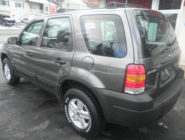2006 Ford Escape Reg Cab 159.5 WB C5B