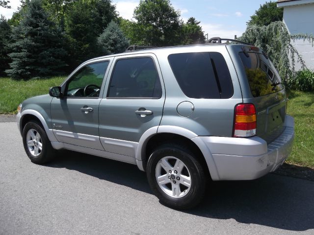 2006 Ford Escape Ram 3500 Diesel 2-WD