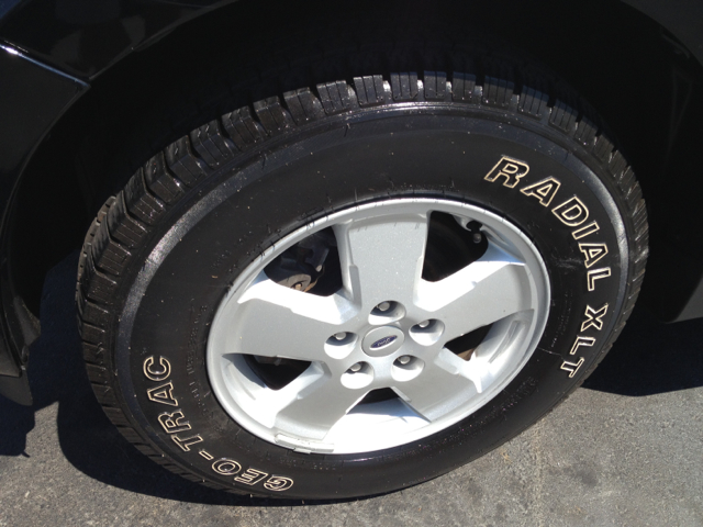 2008 Ford Escape 2dr Roadster Limited