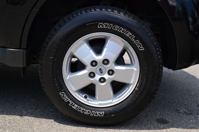 2009 Ford Escape LX Auto V6