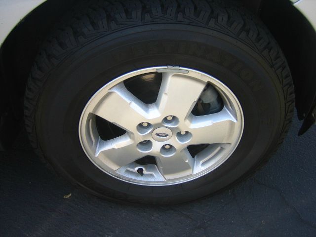 2009 Ford Escape 2dr Roadster Limited