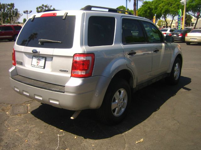 2009 Ford Escape 2dr Roadster Limited