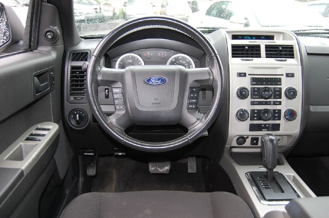 2009 Ford Escape 2dr Roadster Limited