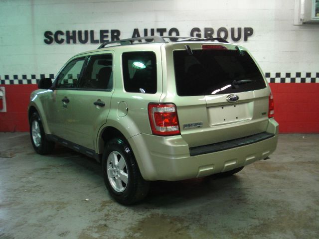 2010 Ford Escape 31 FOOT