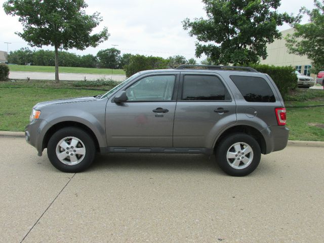 2010 Ford Escape 31 FOOT