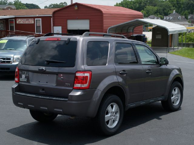 2010 Ford Escape 31 FOOT