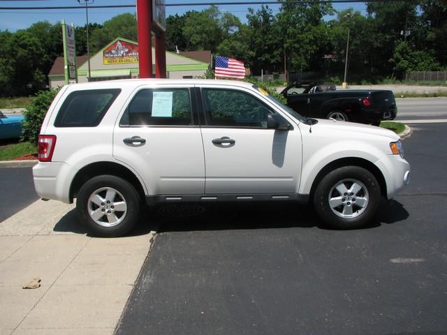 2010 Ford Escape XLS