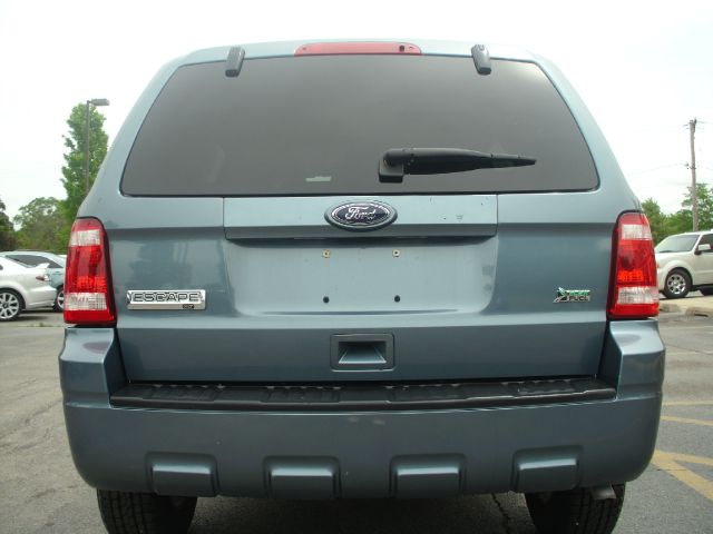 2010 Ford Escape 31 FOOT
