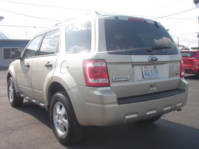 2011 Ford Escape ESi