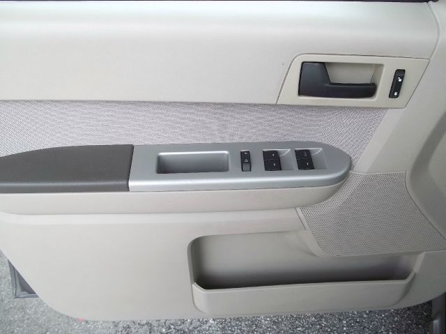2011 Ford Escape ESi