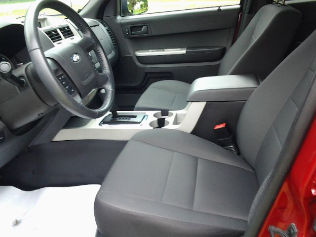 2011 Ford Escape 31 FOOT
