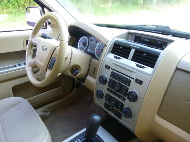 2011 Ford Escape 31 FOOT