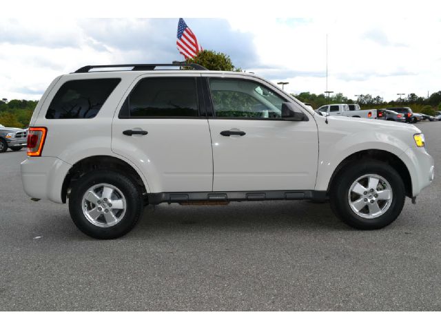 2011 Ford Escape 31 FOOT